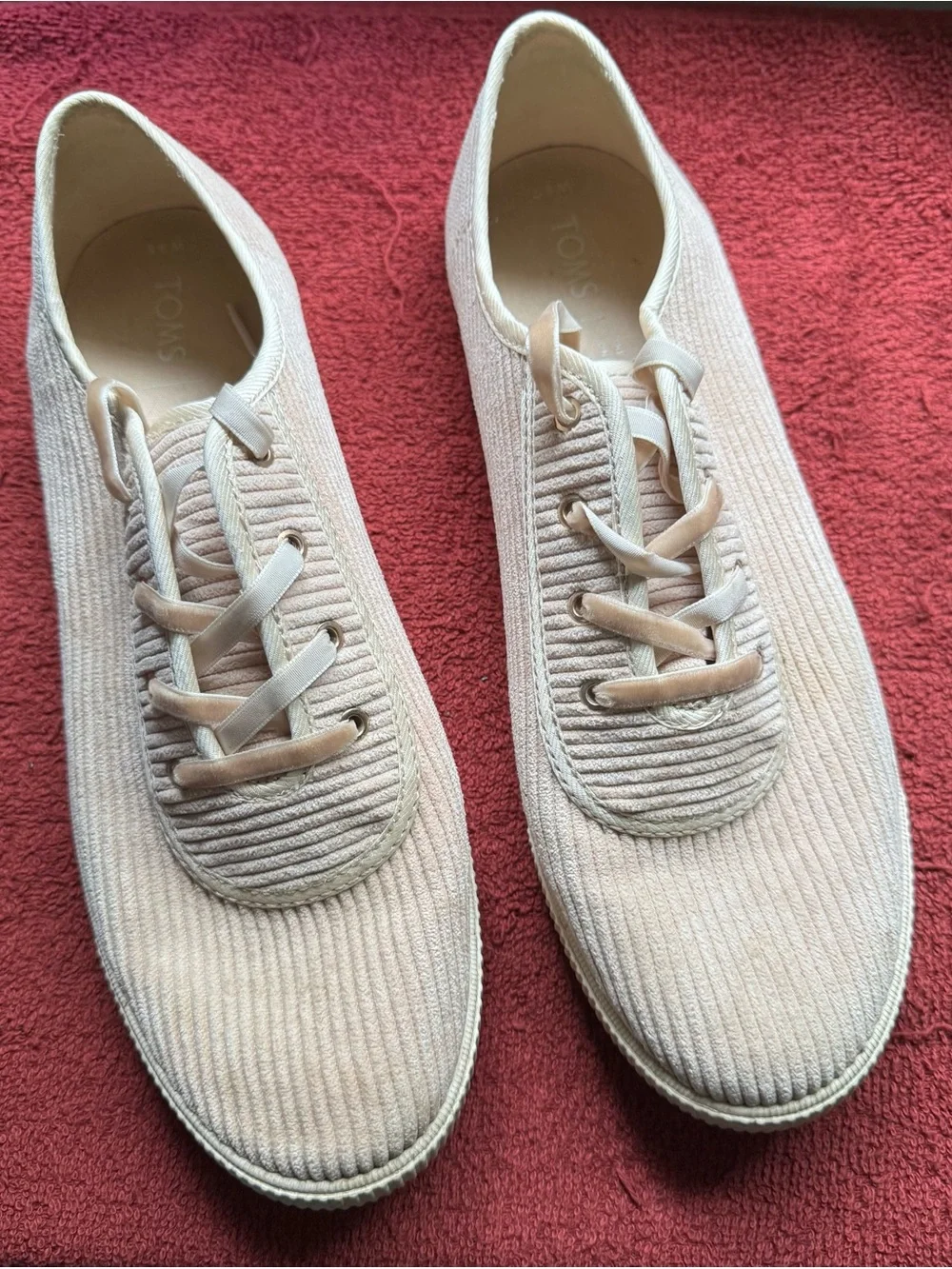 Tom’s Size 9.5 Corduroy Tan Shoes